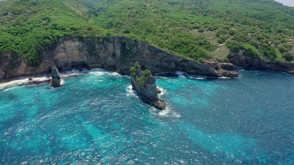 Aerial View of Beautiful Beach Ocean Island with Greenery Nusa Penida alt