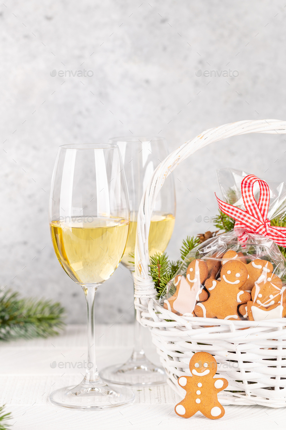 Basket with Christmas gingerbread cookies - Stock Photo - Images