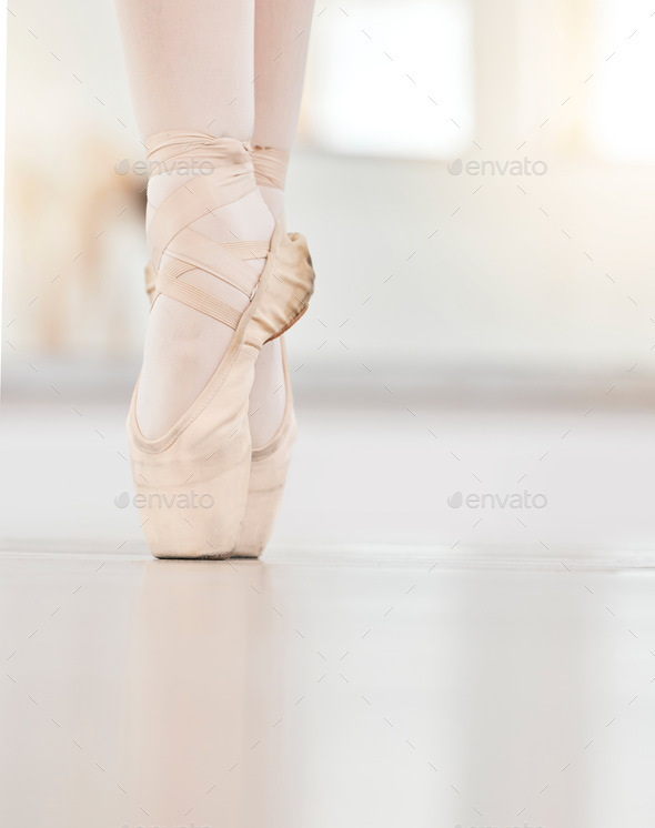 Zoom of dancer feet on floor, ballet shoe and tip of toes, show posture and balance at dance practi