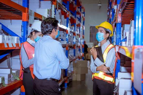 Industry manager and worker under discussion about production at ...