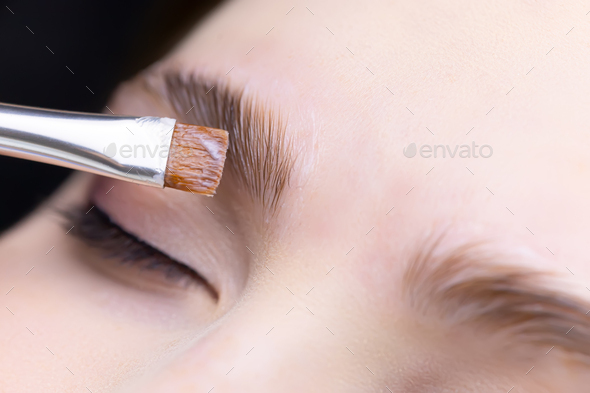 long-term eyebrow styling with the help of laminating formulations, the master applies