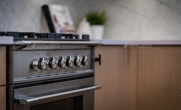 Selective focus of gas range in the kitchen