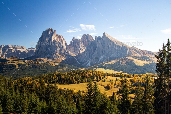 Photo Mountain nature panorama in Dolomites Alps, Italy.