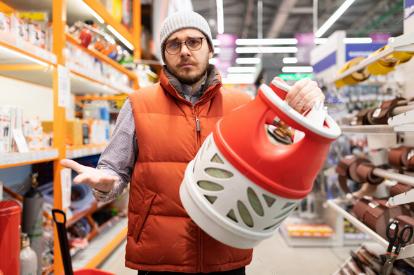 a man can't sort out a hardware store with a domestic gas bottle