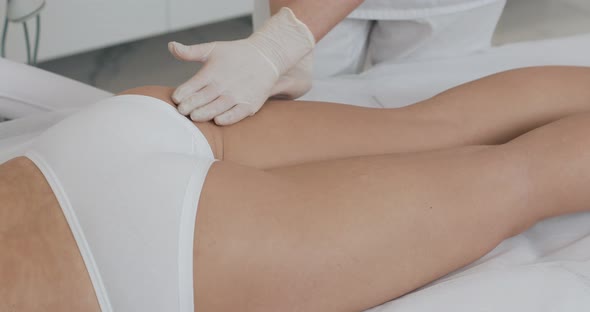 Hardware Figure Correction. Machine Cosmetology. Beautiful Woman Having Cavitation, Procedure alt