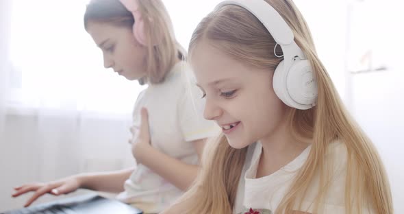 Video Call and Chat with a Preschooler alt