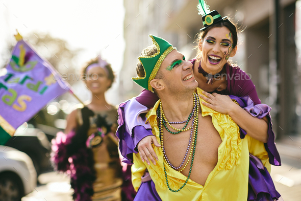 mardi gras couple masks