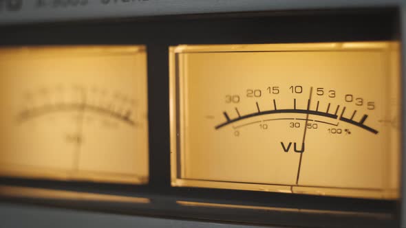 Audio Signal Levels Monitoring Audio Console on Classic Sound Amplifier alt