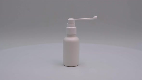 Spray vial