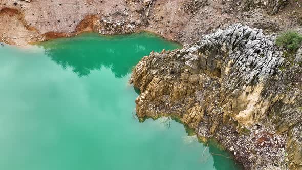 Mountain river high in the mountains Aerial View 4 K alt