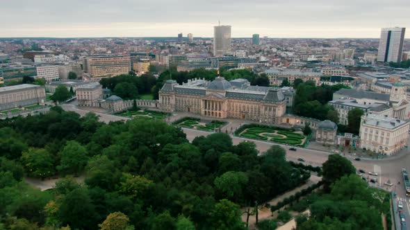 Royal Palace of Brussels of King and Queen of Belgians and Bruxelles Park