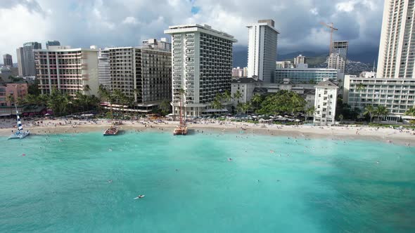 Gliding Across Waikiki Beach 4 K