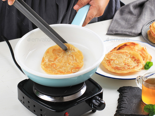 Middle East Canai or Paratha Flat Bread, or also known as Roti Maryam ...