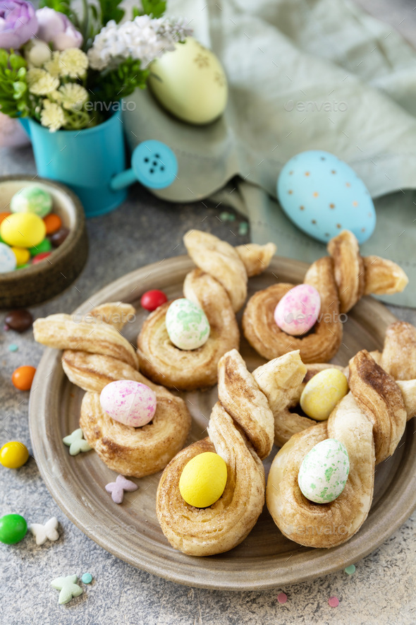 Easter Bake Idea Easter Rabbit Shaped Buns Puff Pastry With Cinnamon