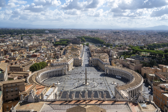 Day view of Saint Peter's Square in Vatican - Stock Photo - Images
