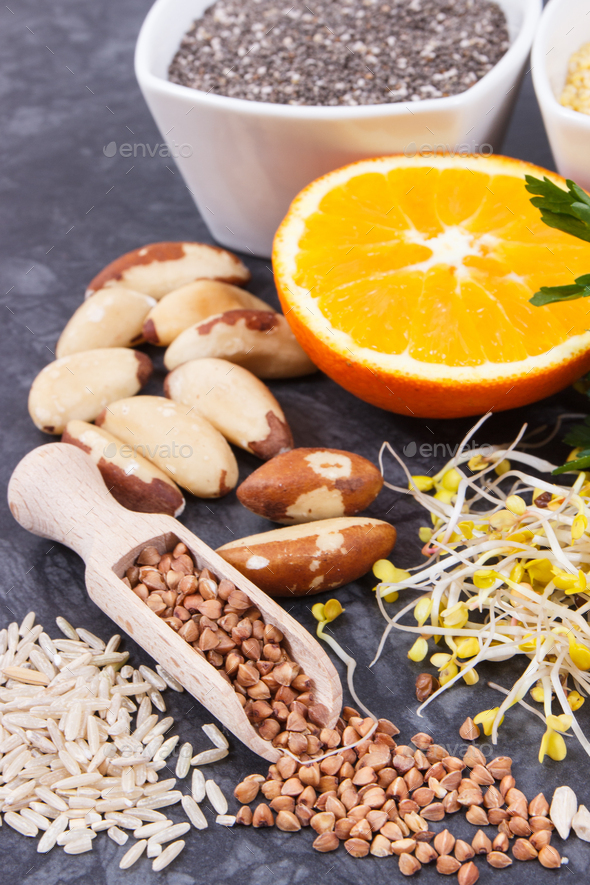 Beneficial eating for thyroid gland. Healthy ingredients as source