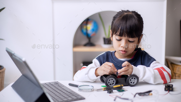 TEACH TECH KEYBOARD CODING ROBOT