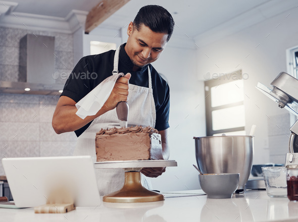 Real Pastry Chef Working In The Decoration Of Cream On A Cake For A Wedding  Stock Photo, Picture and Royalty Free Image. Image 85041312.