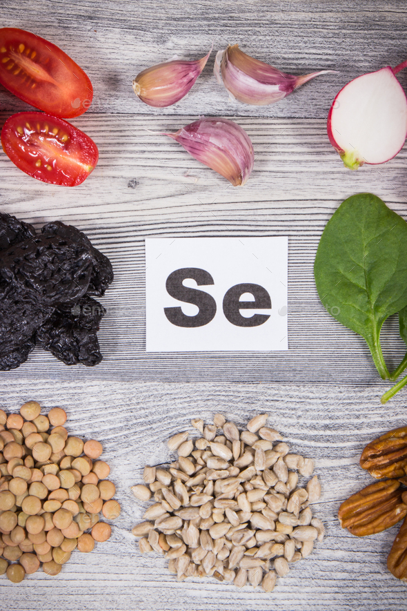 Healthy food and various ingredients containing natural selenium and