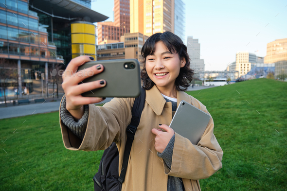 5 Most popular Japanese selfie poses