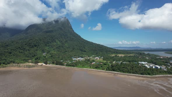Gunung Santubong