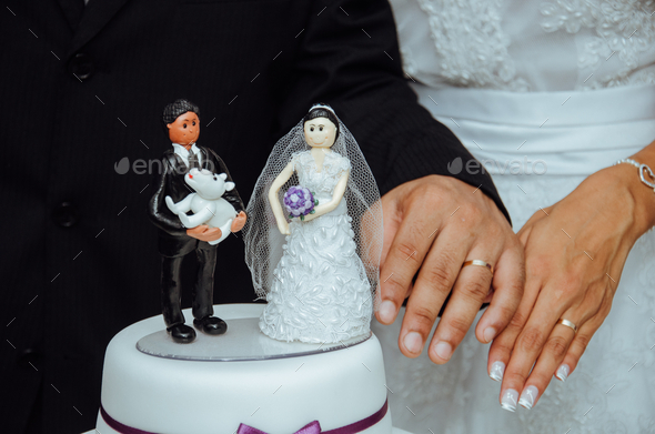 Wedding Couple With Kid Cake Toppers For Wedding Engagement Wedding Cake  Decorations Mr And Mrs Wedding Cake Topper Engagement Married Cake Toppers  Funny Wedding Topper Acrylic Black : Amazon.in: Toys & Games