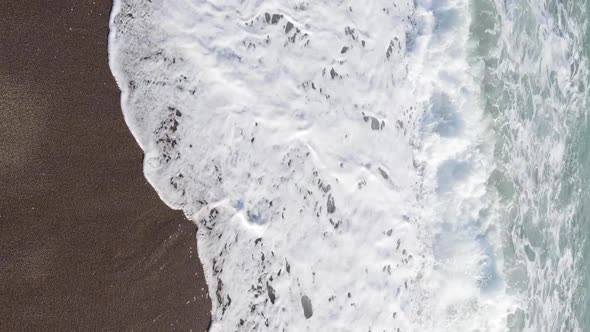 Vertical Video Sea Near the Coast  Closeup of the Coastal Seascape alt