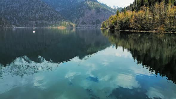 Beautiful Alpine Lake Ritsa Between the Mountains alt