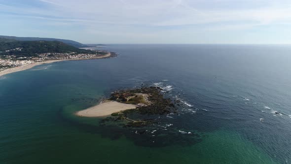 Insúa Abandoned Castle Portugal alt