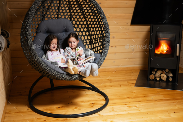 Comfortable hanging online chair