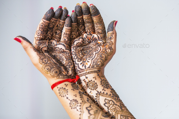 Close Shot Indian Brides Hand Henna Stock Photo 1932477884 | Shutterstock