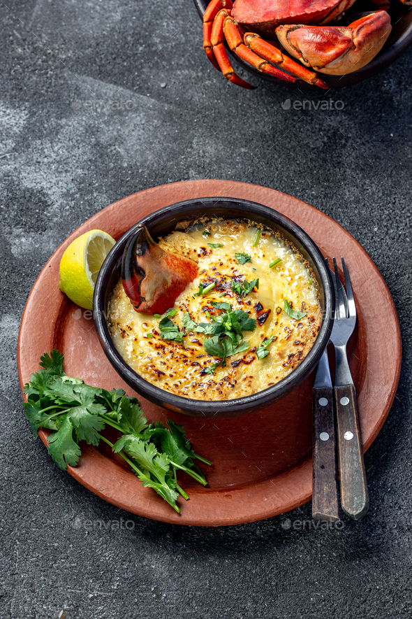 CHILEAN FOOD. Baked crabmeat crab meat with cheese, cream and bread