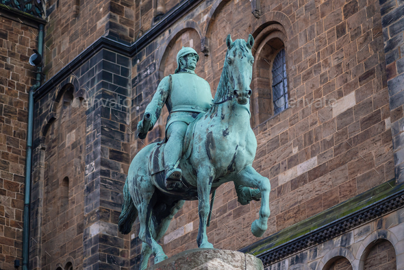 Bismarck monument in front of Bremen Cathedral - Bremen, Germany - Stock Photo - Images