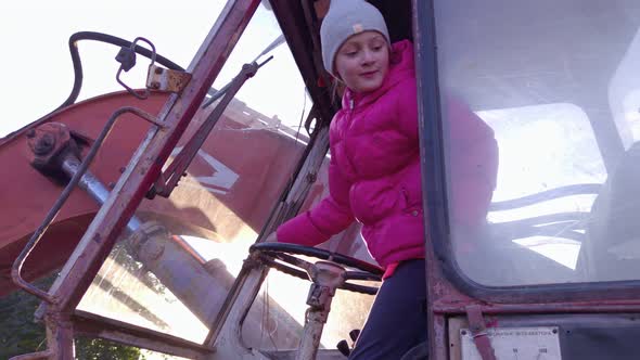 Children Playing In The Tractor Slow Motion alt