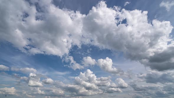 Beautiful Endless Clouds in the Daylight Skies Seamless alt