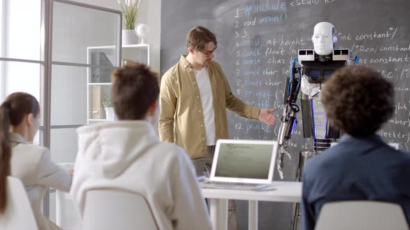 Lesson Of Robotics With Humanoid Robot alt