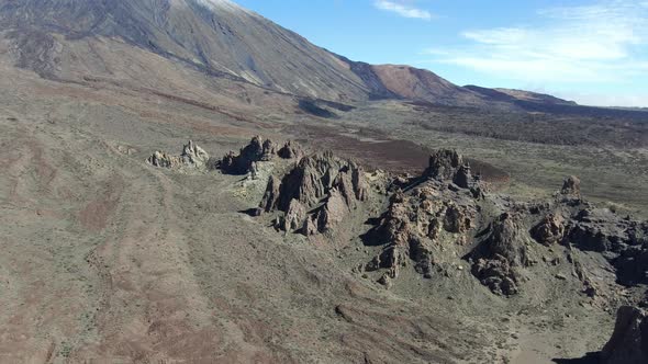 Roques de Garcia rock formations and Teide volcano, Tenerife, Canary Islands alt
