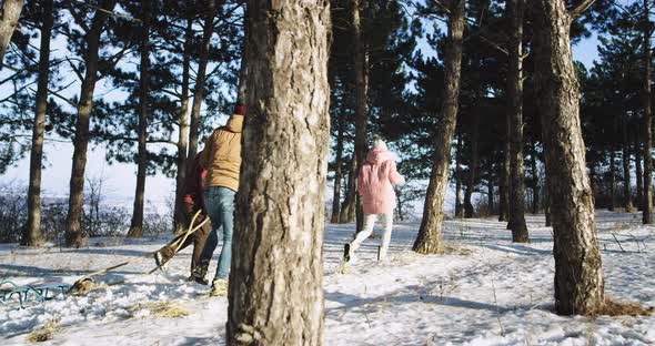 Snow Ball Time for a Group of Young Friends Witch alt