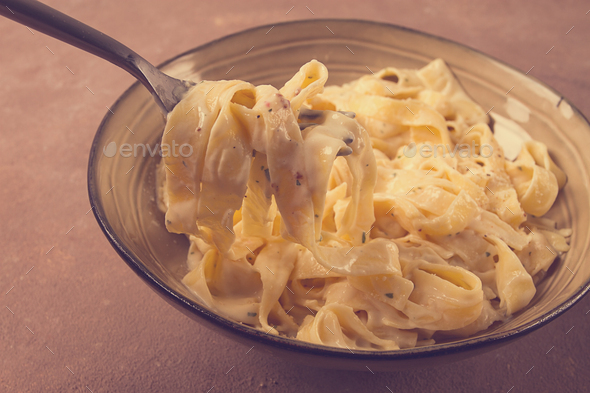 Fettuccine, Tagliatelle, In Creamy Garlic Sauce, Italian Traditional ...