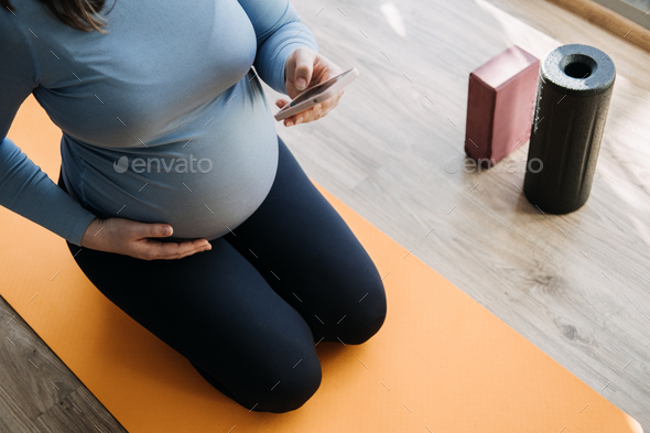 Pregnancy Workout Apps, Pregnancy Exercise Apps. Prenatal and Postnatal Workout, Pregnancy Wellness - Stock Photo - Images