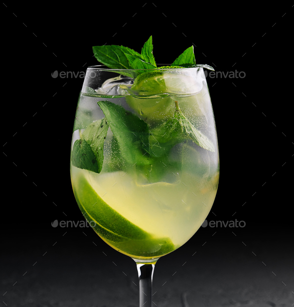 Premium Photo  Fresh mojito in wine glasses on stone