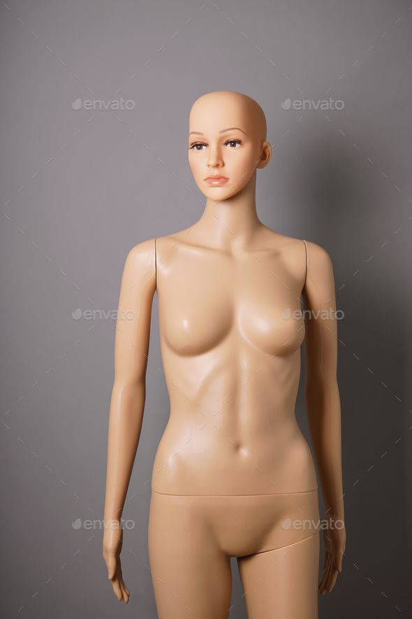 White male mannequin head in storefront window, Bald white …