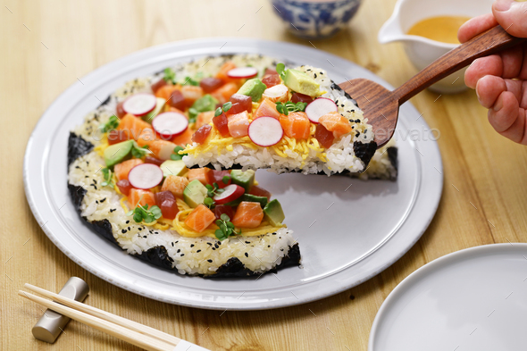 homemade Sushi pizza, creative sushi