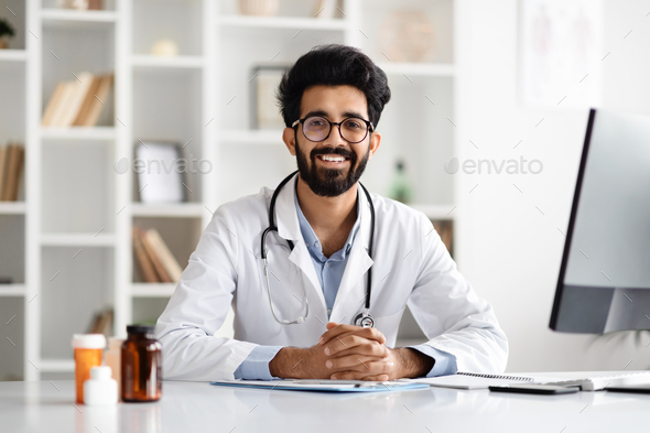 1,964 Doctor Poses Stock Photos - Free & Royalty-Free Stock Photos from  Dreamstime