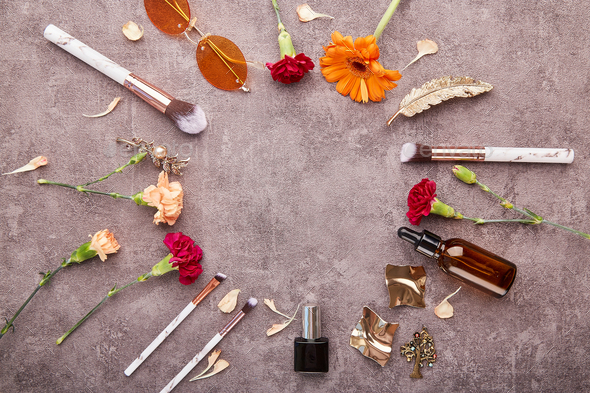 Aesthetic feminine floral set complete make up brushes, dropper bottles, sunglasses, accessory
