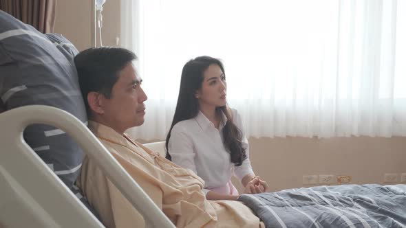 Asian nurse therapists  stretching arm muscles treatment of physiological.