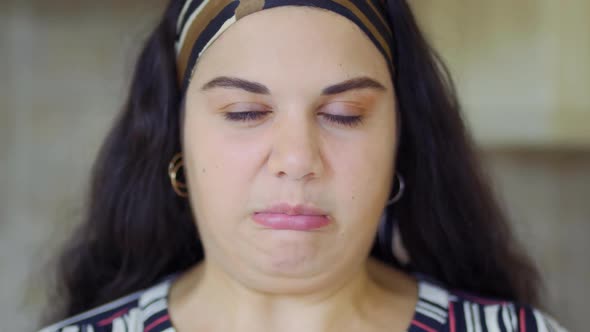 Fat Girl Is Eating alt