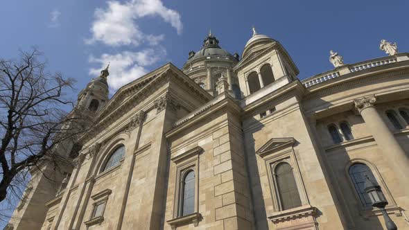 The Saint Stephen's Basilica in Budapest alt