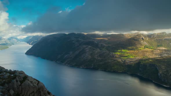 Amazing View from Preikestolen alt