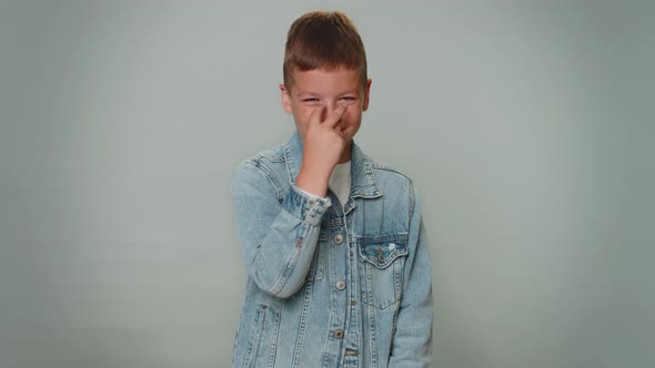 Toddler Kid Boy Pointing at His Eyes and Camera Show I Am Watching you Gesture Spying on Someone alt